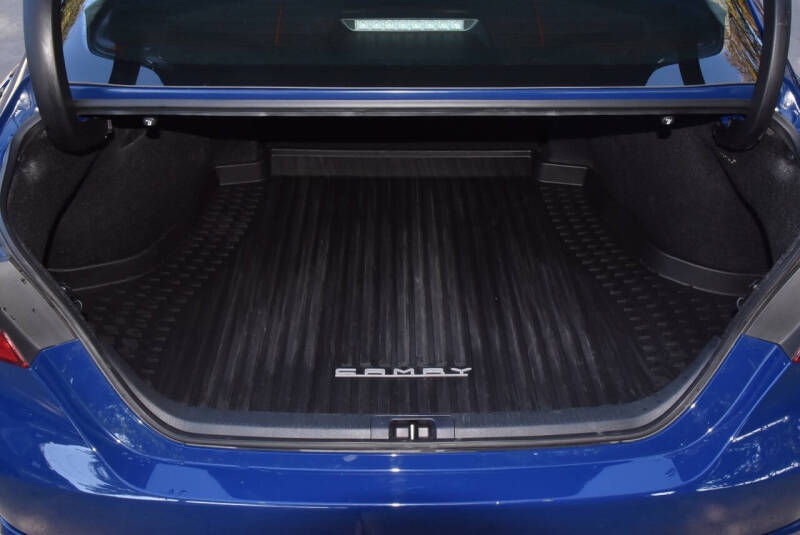 2024 Toyota Camry Hybrid SE