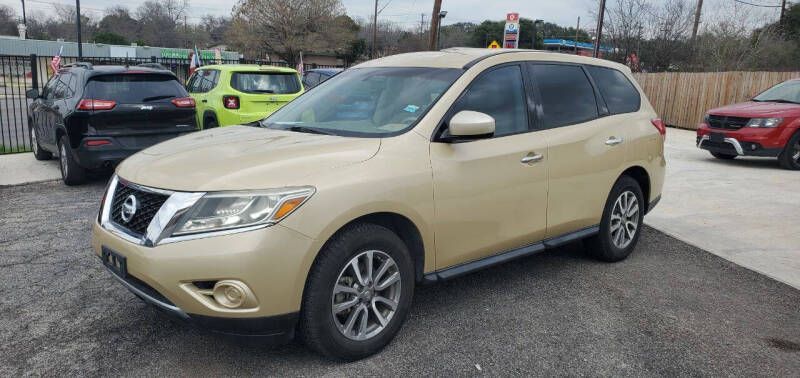 2013 Nissan Pathfinder S 2WD's photo