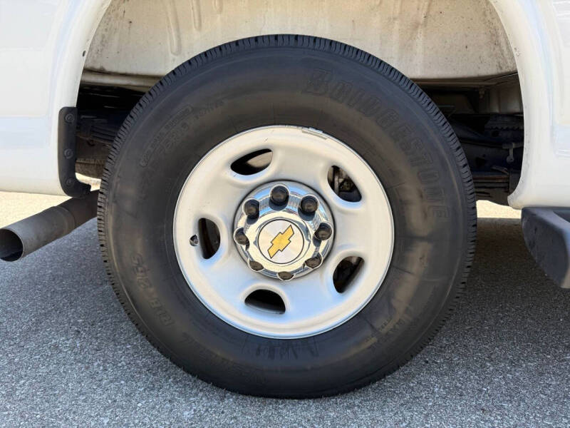2025 Chevrolet Express LT 3500
