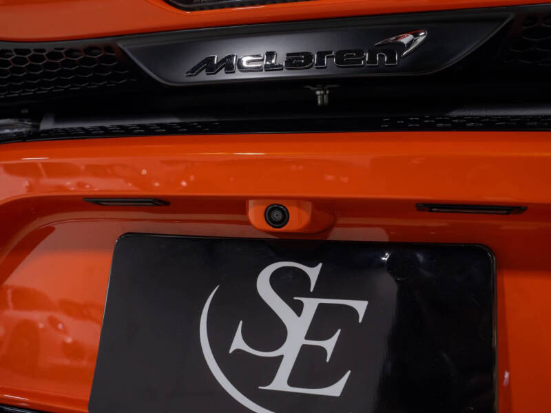 2023 McLaren GT