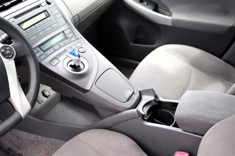 2010 Toyota Prius III
