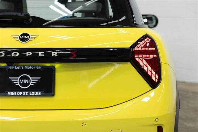 2025 MINI Hardtop 2 Door Cooper S Signature Trim