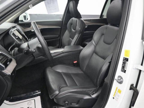 2023 Volvo XC90 B6 Ultimate Bright Theme 7P