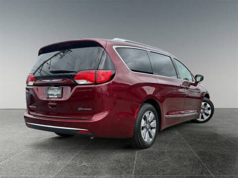 2018 Chrysler Pacifica Hybrid Limited