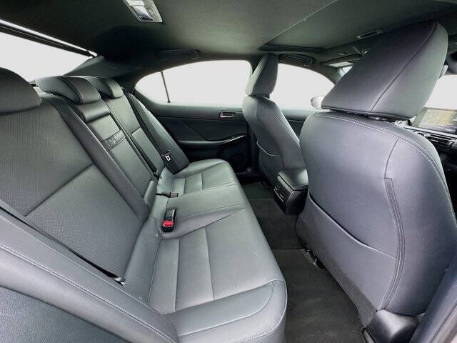 2023 Lexus IS 300