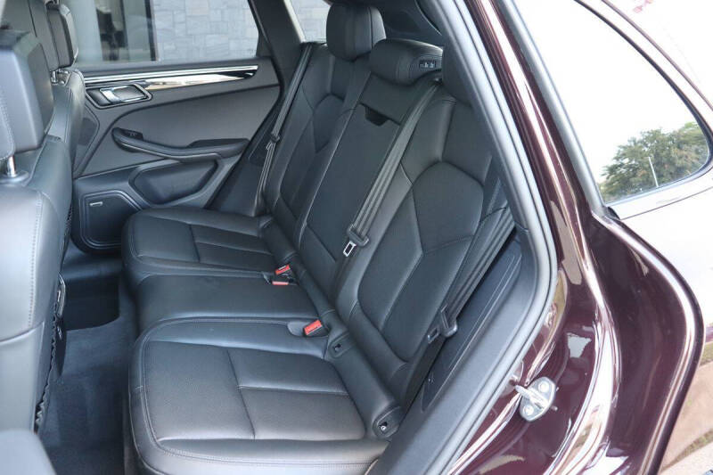 2023 Porsche Macan T