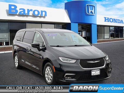 2023 Chrysler Pacifica Touring L Photo