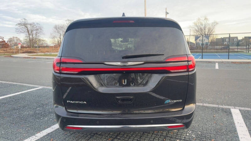 2022 Chrysler Pacifica Hybrid Touring L