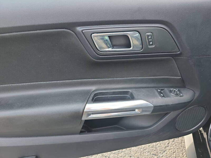 2015 Ford Mustang V6