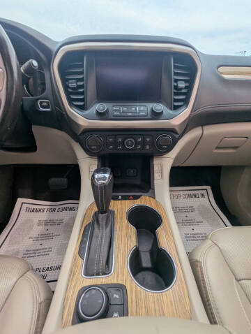 2017 GMC Acadia Denali