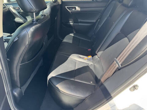2017 Lexus CT 200h