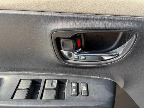 2014 Toyota Yaris 5-Door LE