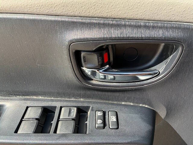 2014 Toyota Yaris 5-Door LE