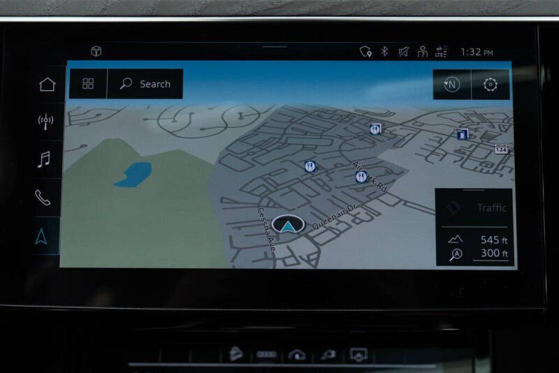 2021 Audi e-tron quattro Premium Plus