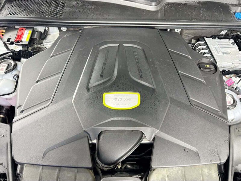 2022 Porsche Cayenne E-Hybrid