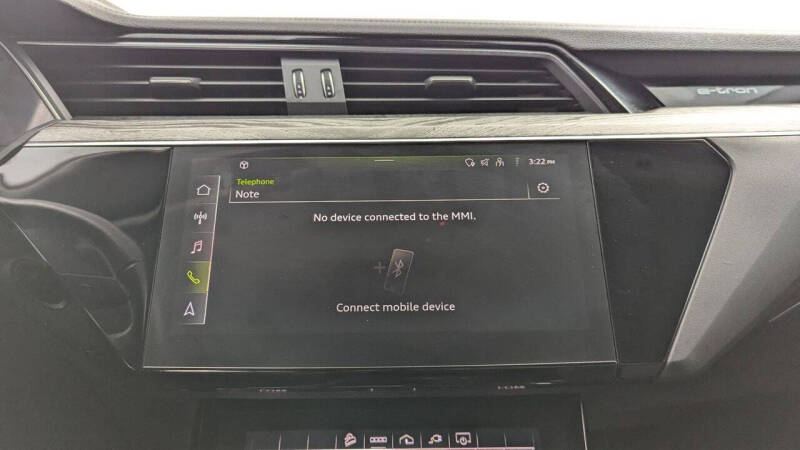 2021 Audi e-tron quattro Premium