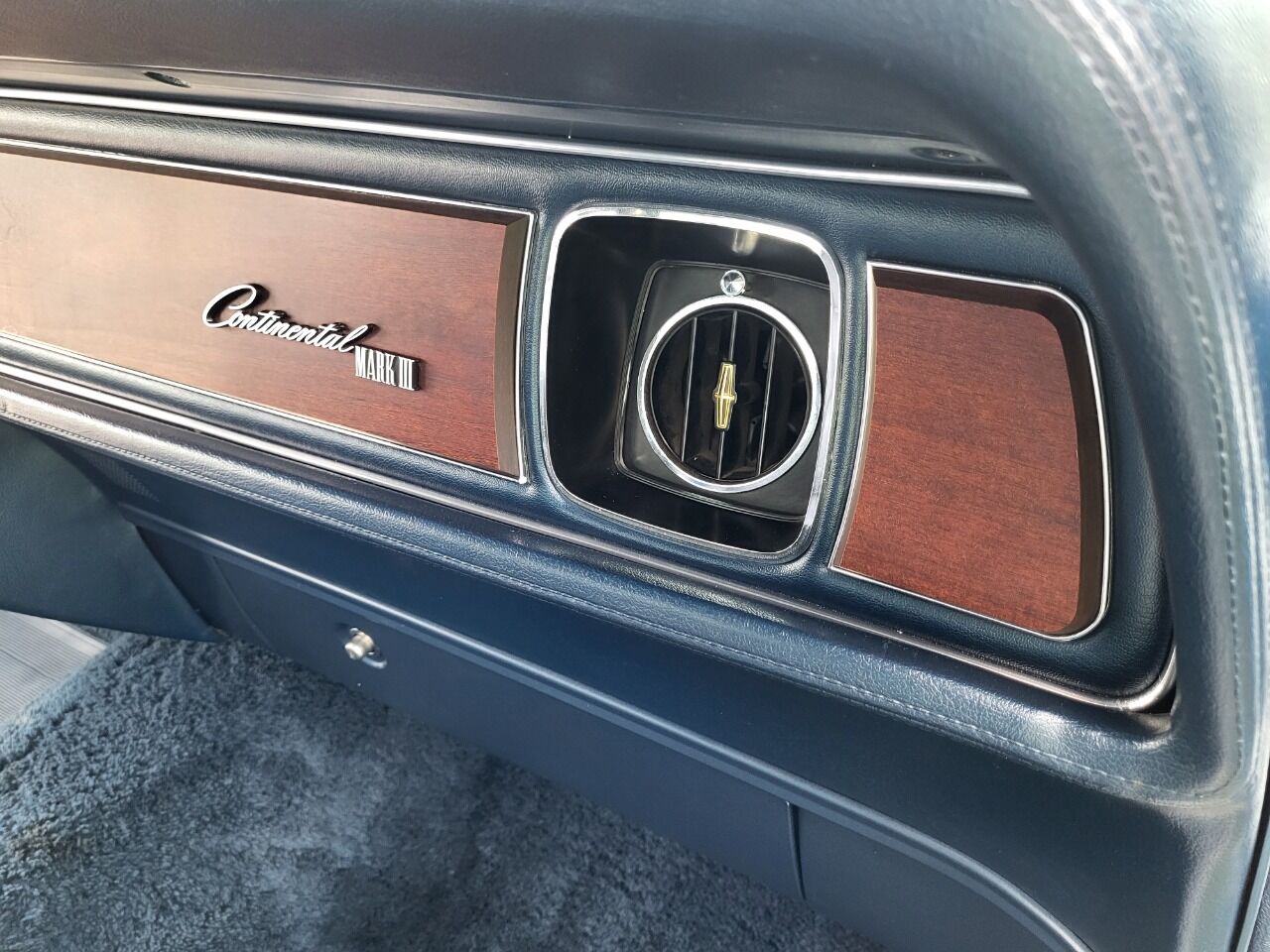 1971 Lincoln Continental 207