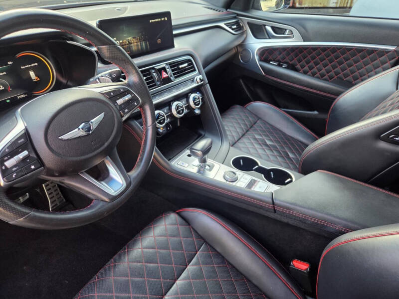 2023 Genesis G70