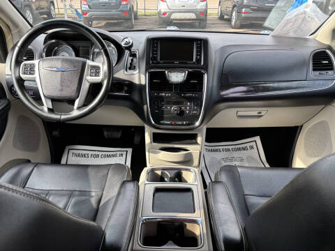 2014 Chrysler Town and Country Touring