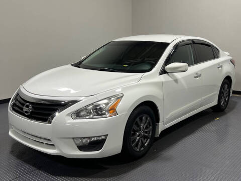 2015 Nissan Altima for sale at Cincinnati Automotive Group in Lebanon OH