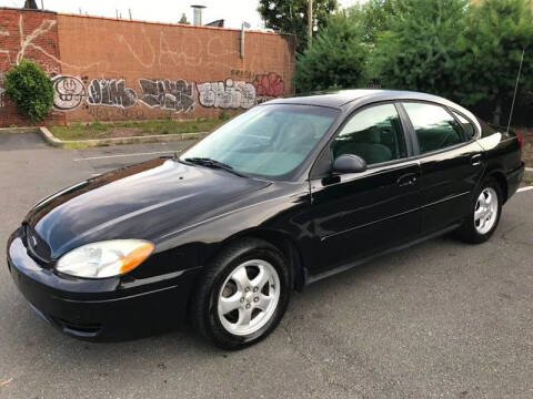 2006 Ford Taurus SE
