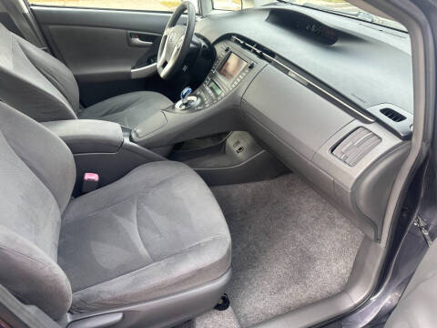 2010 Toyota Prius III