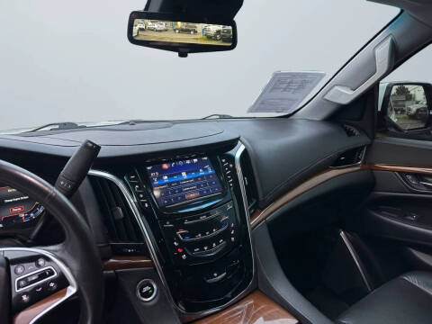 2017 Cadillac Escalade ESV Luxury