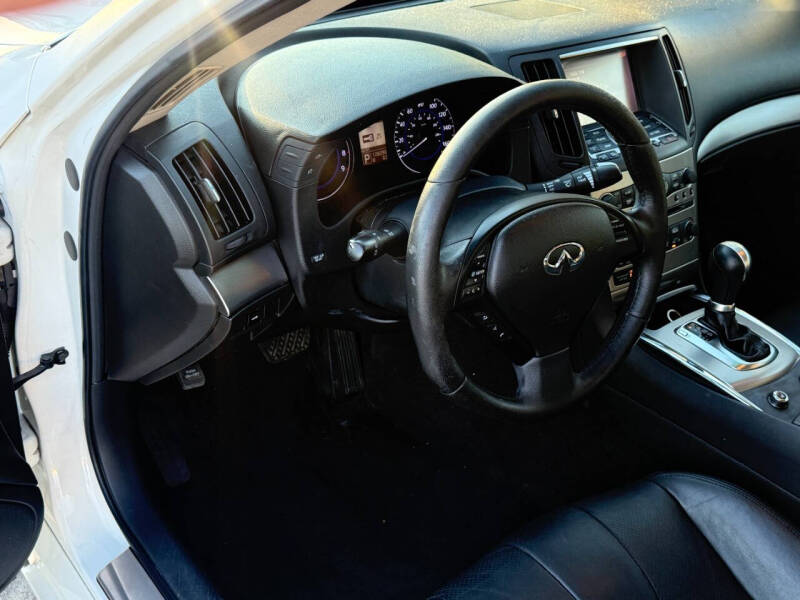 2015 Infiniti Q40