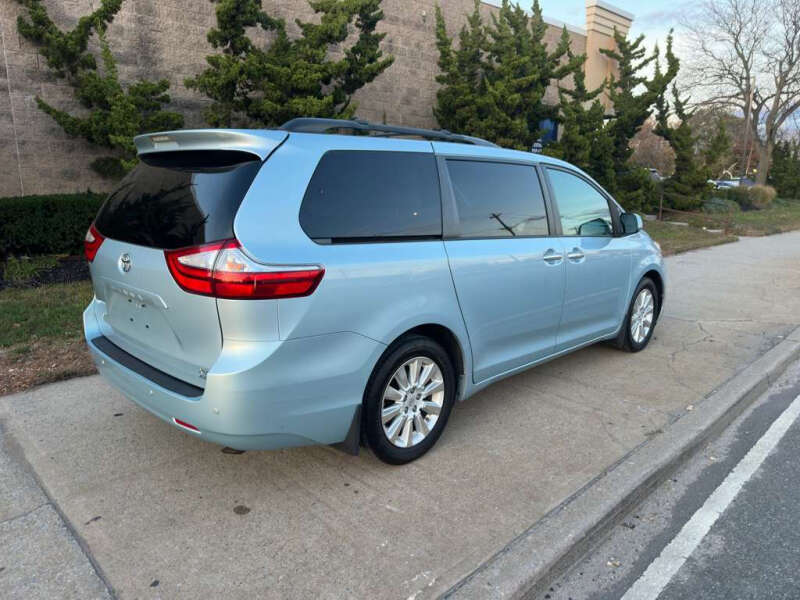 2015 Toyota Sienna XLE 7-Passenger