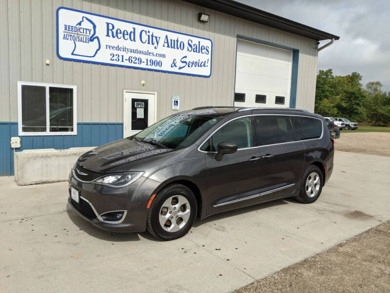 2017 Chrysler Pacifica Touring-L Plus