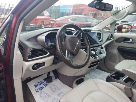 2017 Chrysler Pacifica Touring Plus