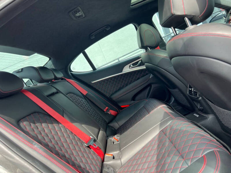2023 Genesis G70
