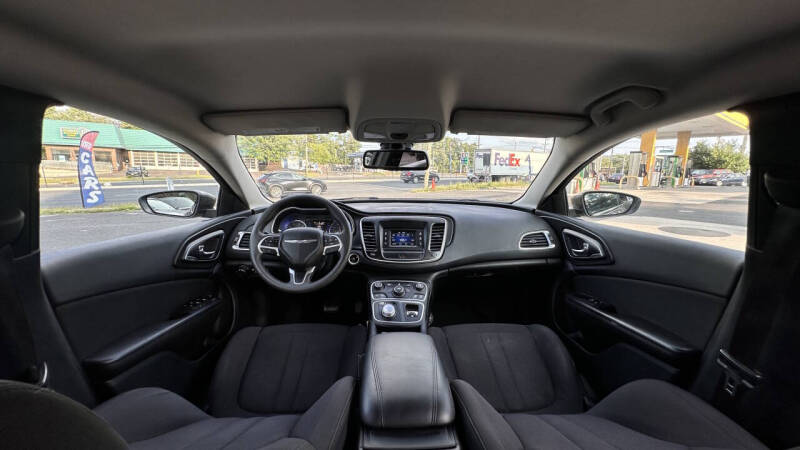 2015 Chrysler 200 LX