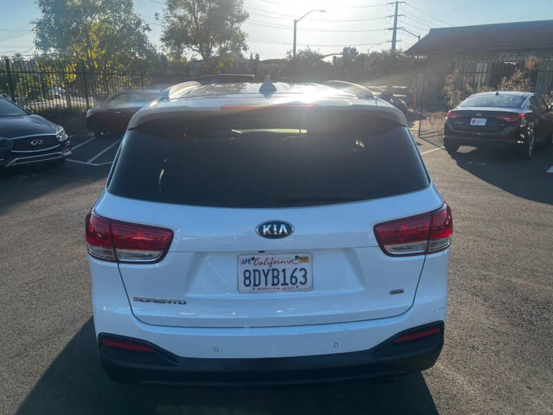 2018 Kia Sorento LX