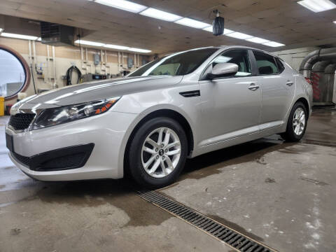 2011 Kia Optima for sale at QUAD CITIES AUTO SALES in Milan IL