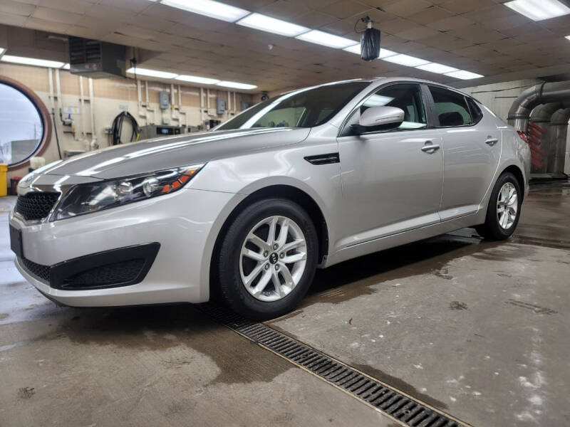 2011 Kia Optima for sale at QUAD CITIES AUTO SALES in Milan IL