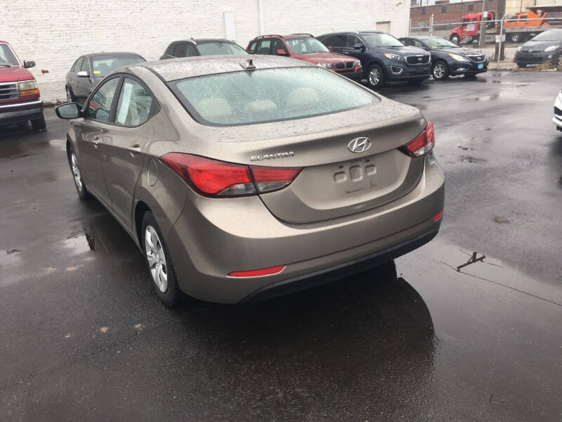 2016 Hyundai Elantra SE photo 13