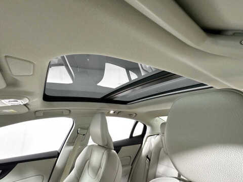 2021 Volvo S60 T5 Momentum