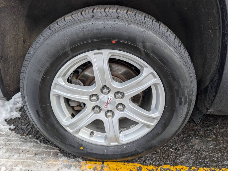 2017 GMC Acadia SLE-1