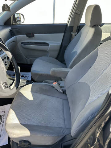 2010 Hyundai Accent GLS