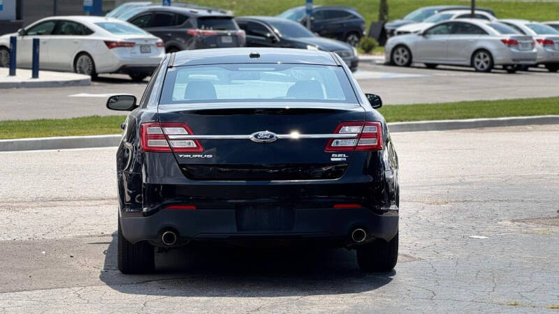 2017 Ford Taurus SEL