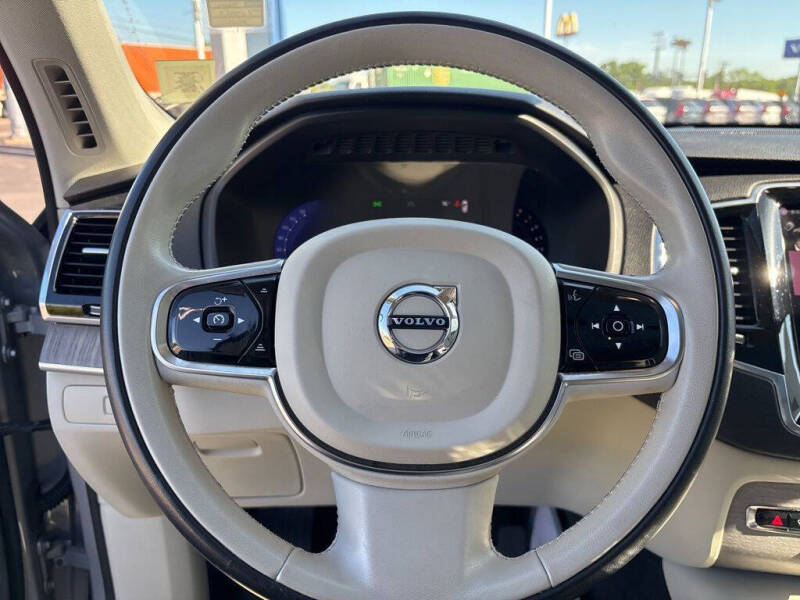 2024 Volvo XC90 B5 Plus Bright Theme