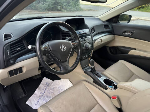 2013 Acura ILX 2.0L w/Tech