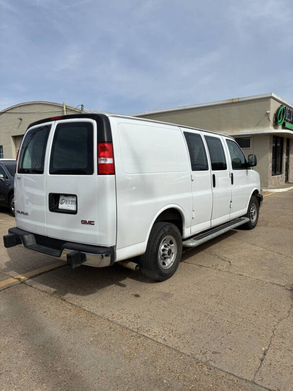 2024 GMC Savana 2500