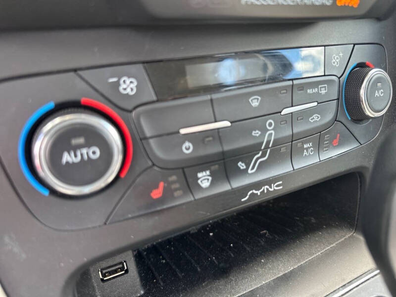 2017 Ford Focus Titanium