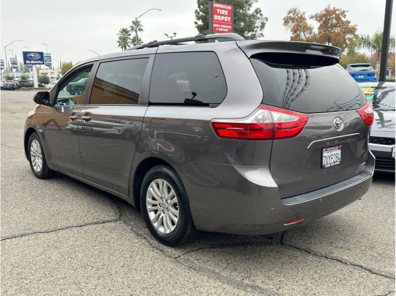 2016 Toyota Sienna