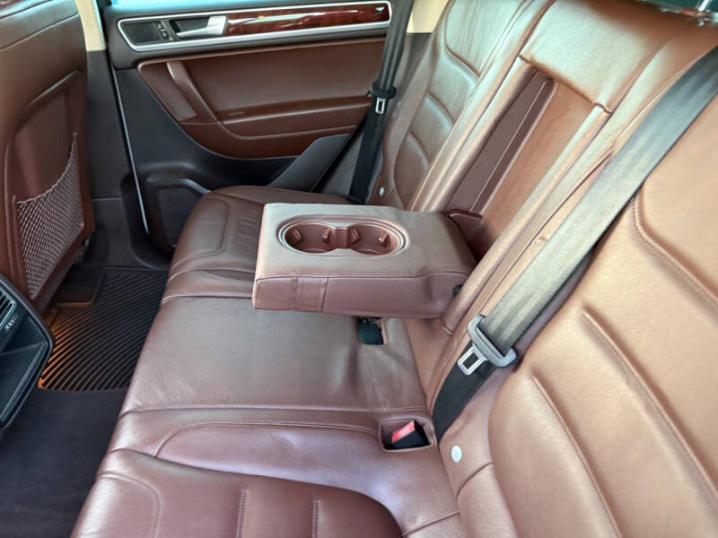 2013 Volkswagen Touareg TDI Lux