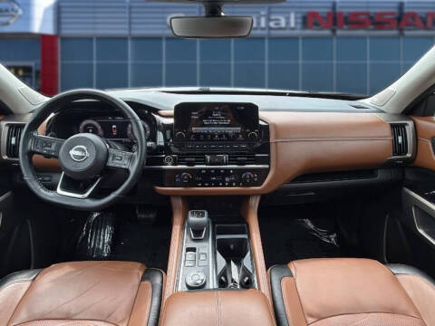2023 Nissan Pathfinder Platinum