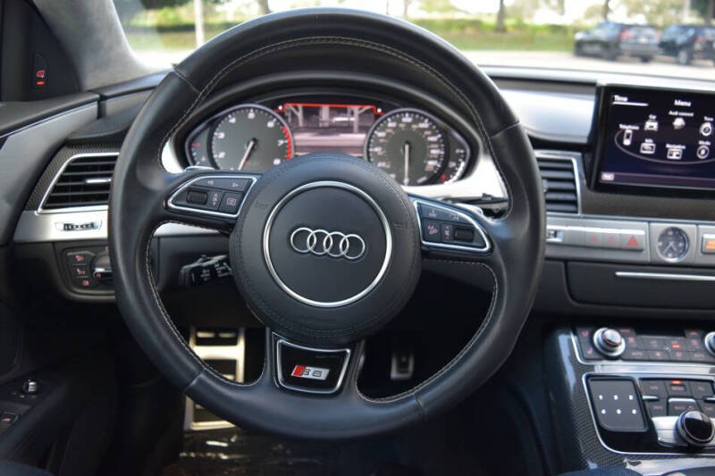2015 Audi S8 4.0T quattro