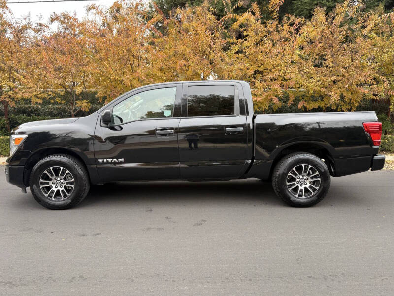 2022 Nissan Titan SV